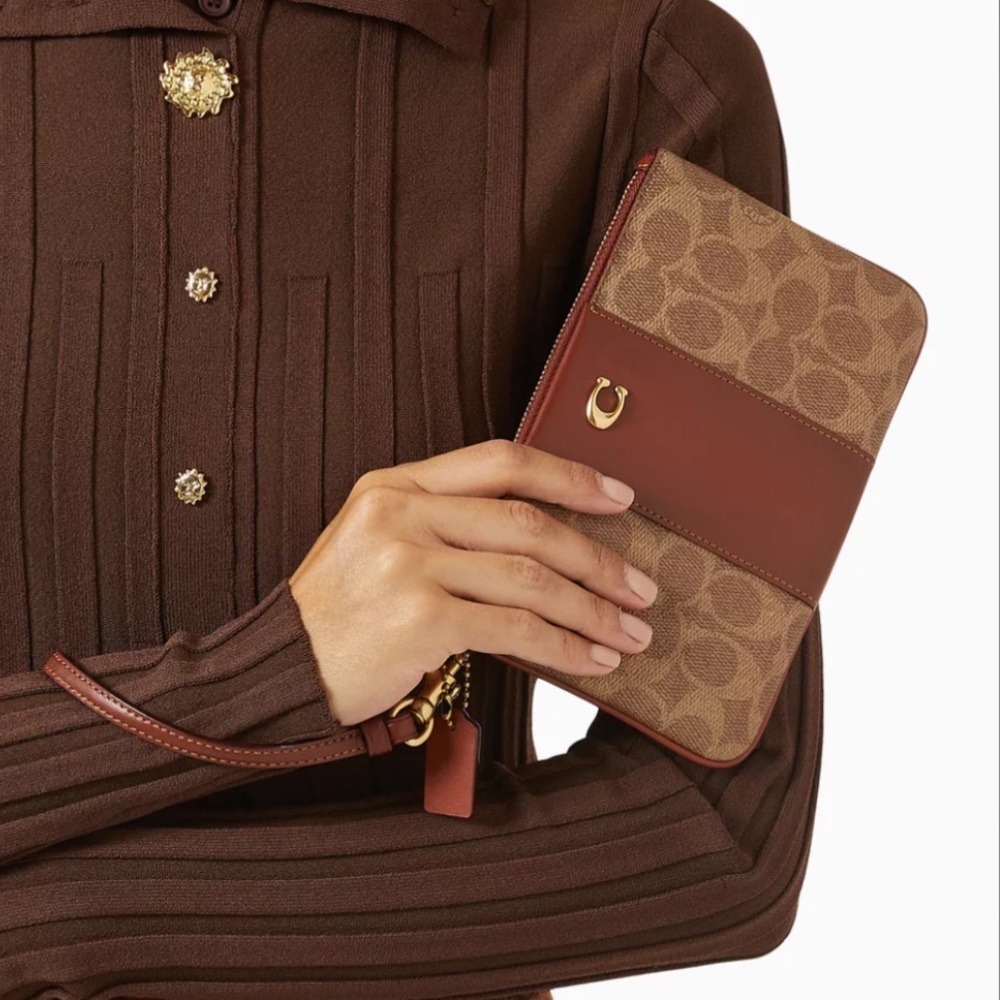 🐎 COACH SMALL🐎 SIGNATURE WRISTLET IN COATED CANVAS & LEATHER - Picture 2 of 8